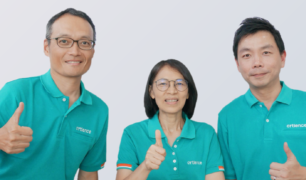 From left in the photo: Taichiro Matsuoka, President of TOYO INK (THAILAND); Director (Head of Paint Business) Namchip Sabaiwong, and SCM General Manager Plucksaporn Giamanurat (Pete)